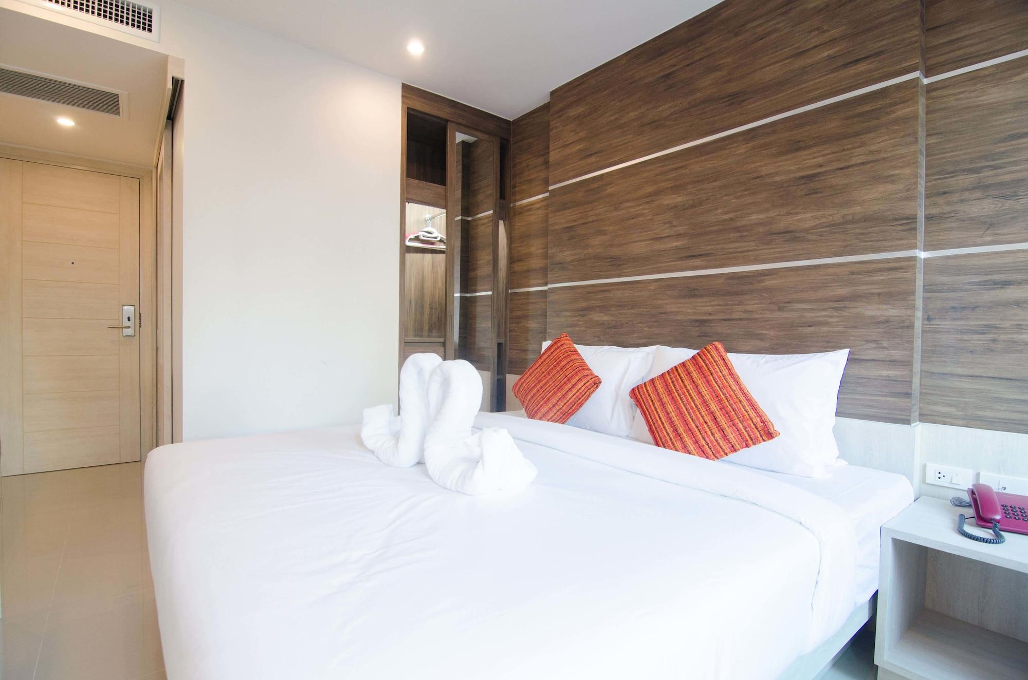 Hotel Centro One Bangla Patong Exterior foto