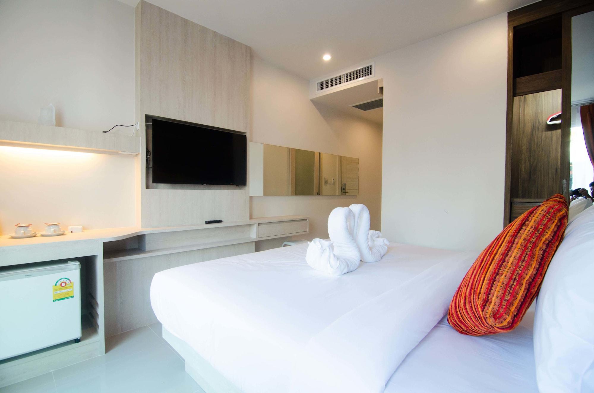 Hotel Centro One Bangla Patong Exterior foto