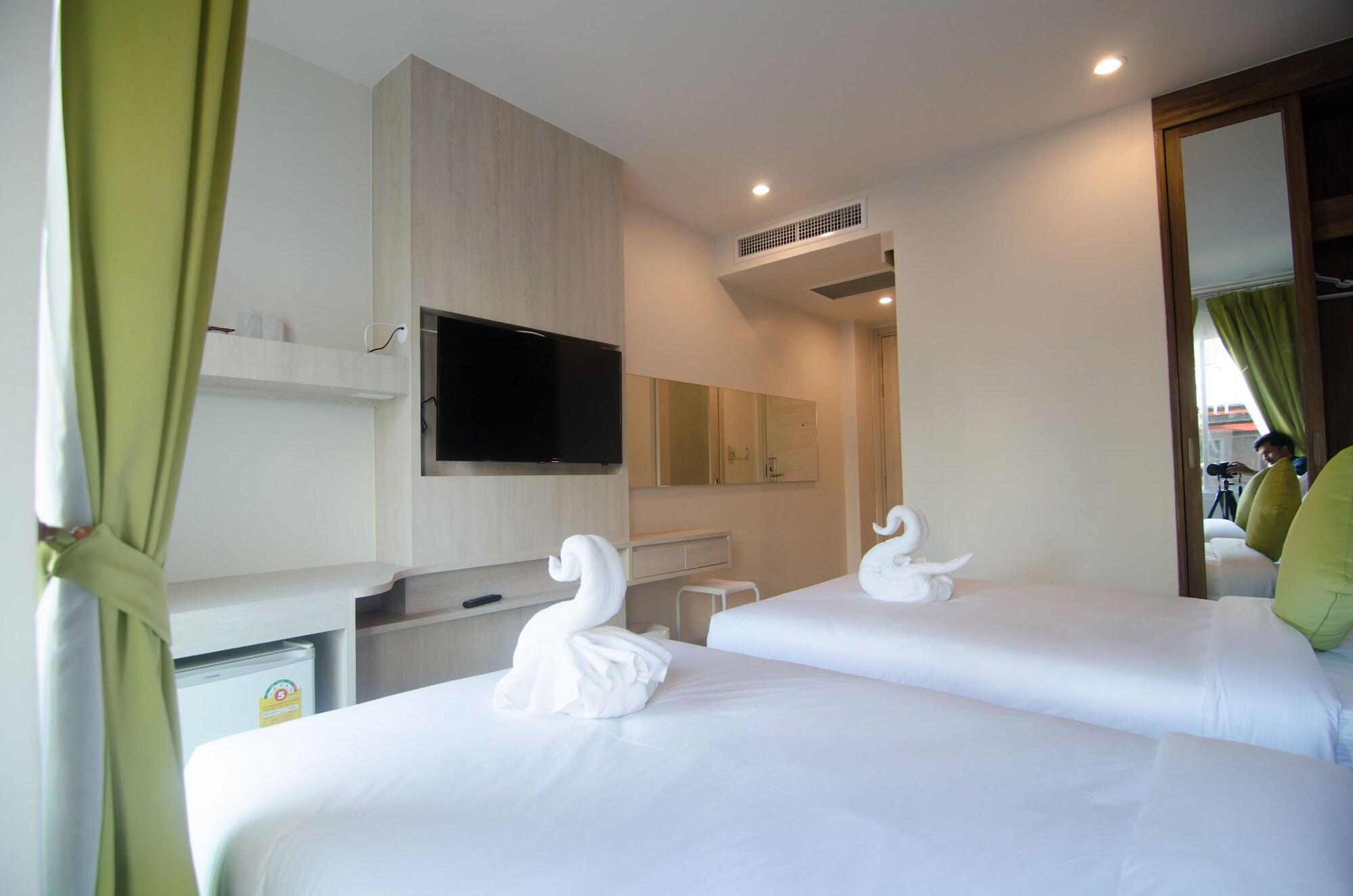 Hotel Centro One Bangla Patong Exterior foto