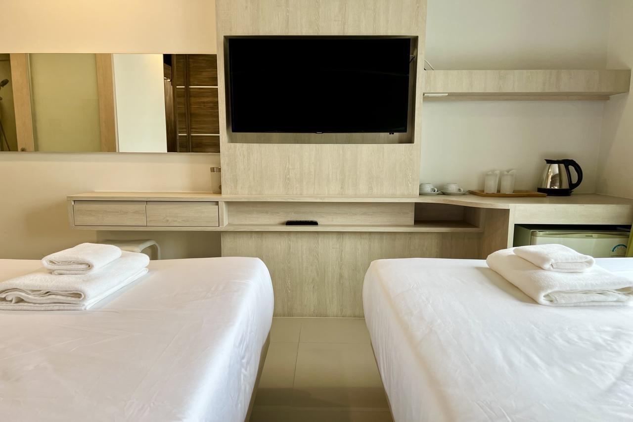 Hotel Centro One Bangla Patong Exterior foto
