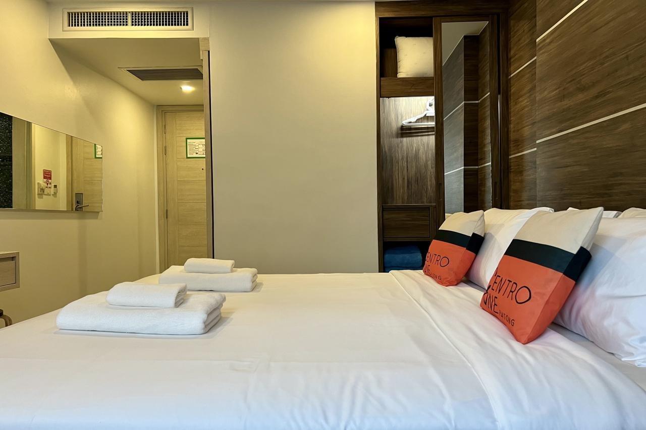 Hotel Centro One Bangla Patong Exterior foto